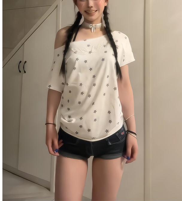 Summer Star Print Off-Shoulder T-Shirt