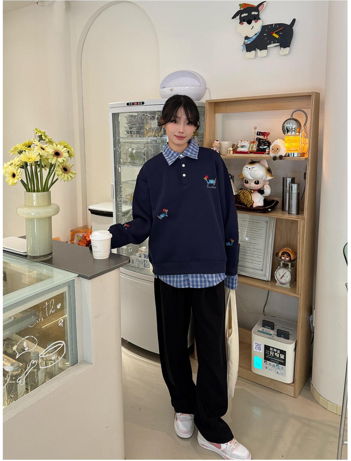 Dachshund Embroidered Collar Sweatshirt Women