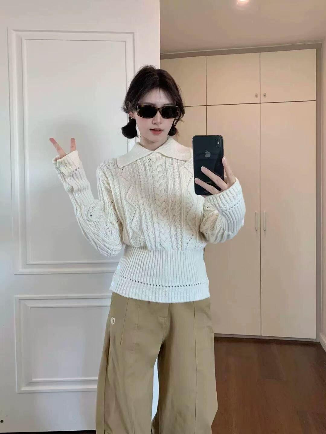 Korean White Cable Collar Sweater