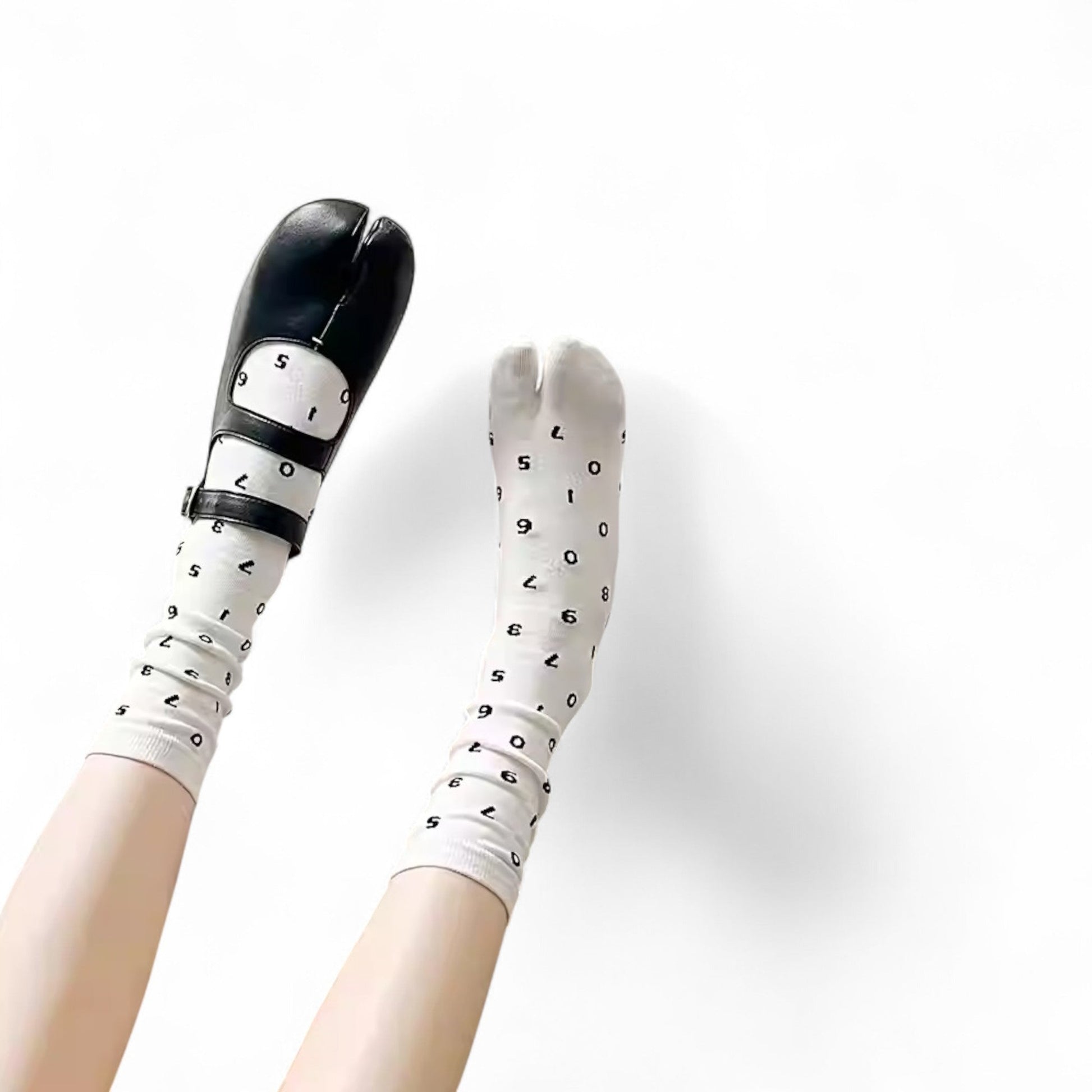 Short Cotton Polka Dot Tabi Socks - tutufox - 