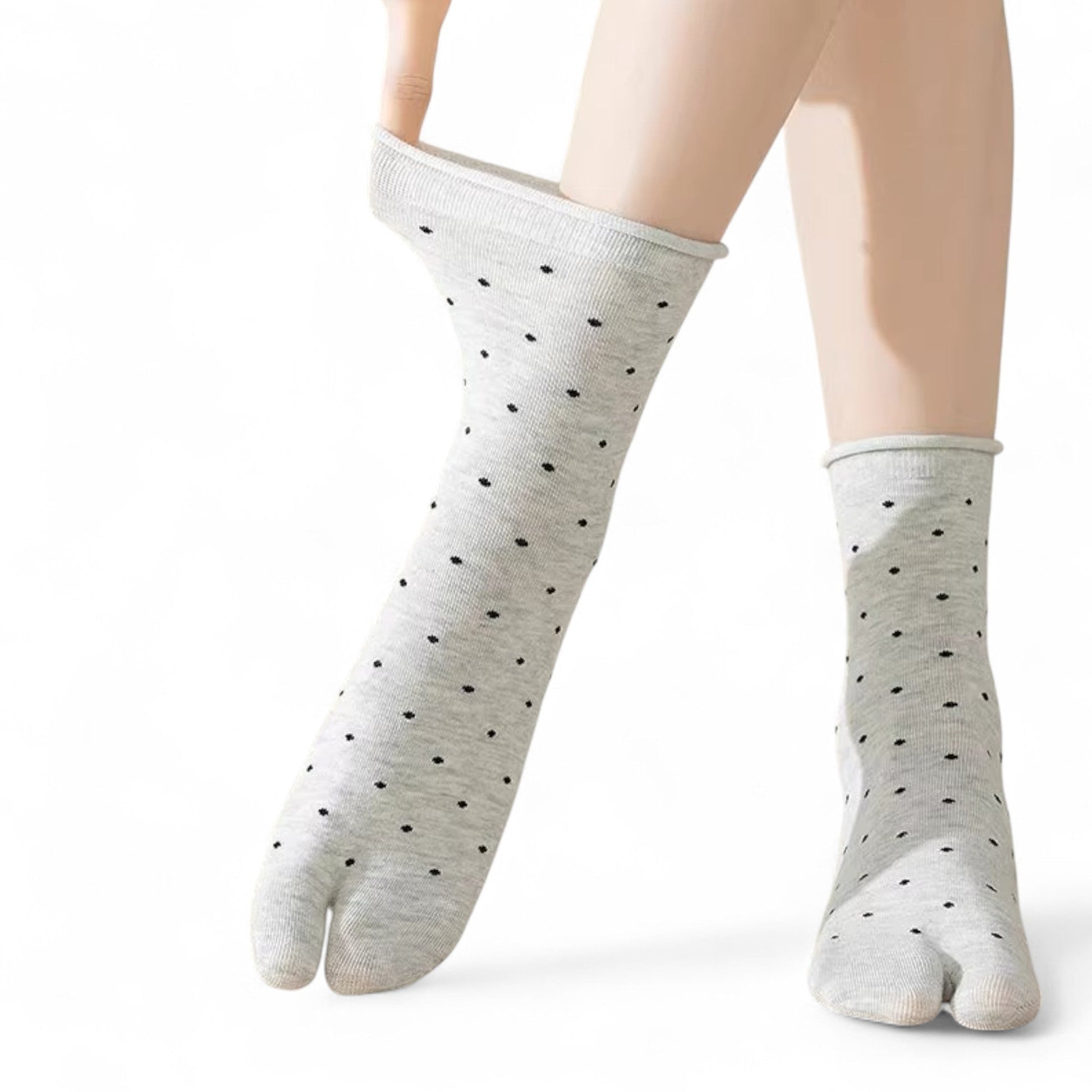 Short Crew Polka Dot Tabi Socks - tutufox - 