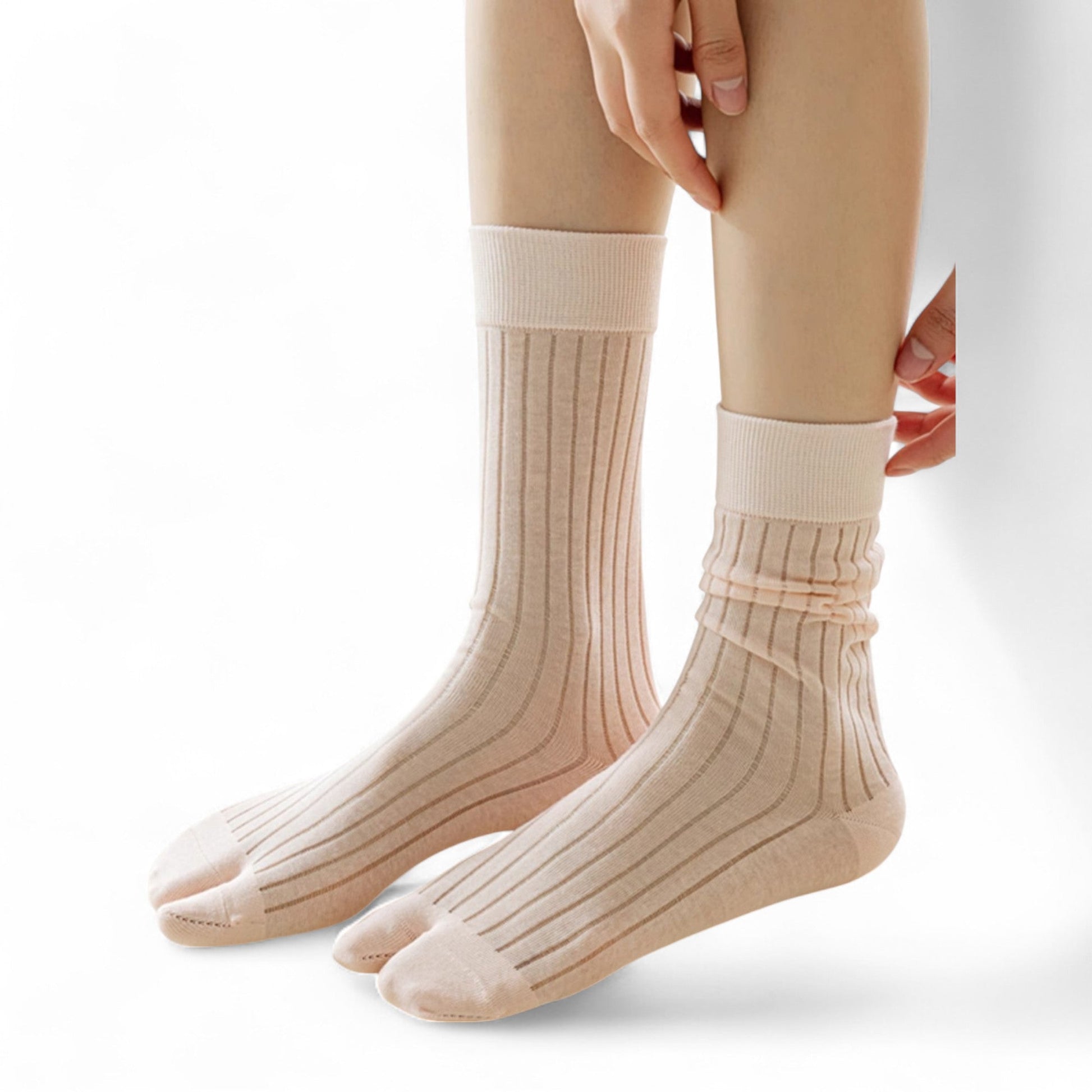 Short Ribbed Stackable Tabi Socks - tutufox - 