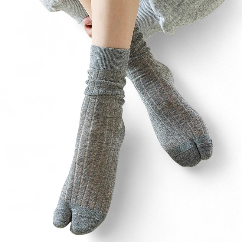 Short Ribbed Stackable Tabi Socks - tutufox - 